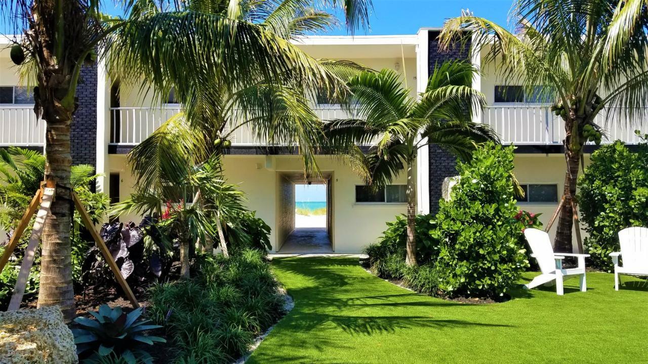 Bali Hai Beachfront Resort And Spa Holmes Beach Exteriör bild