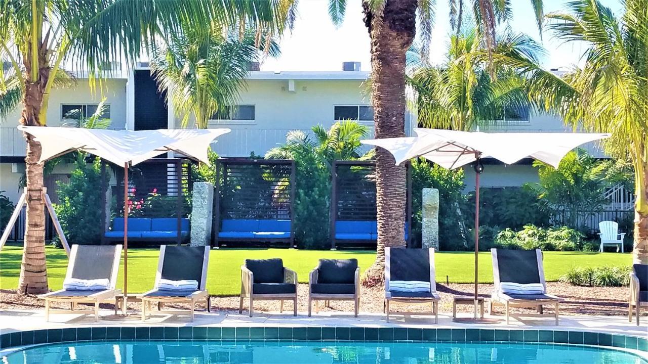 Bali Hai Beachfront Resort And Spa Holmes Beach Exteriör bild